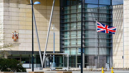 بعد تراجع الخدمات.. حزب العمال يضغط على المجالس المحلية لإنهاء نظام العمل لأربعة أيام