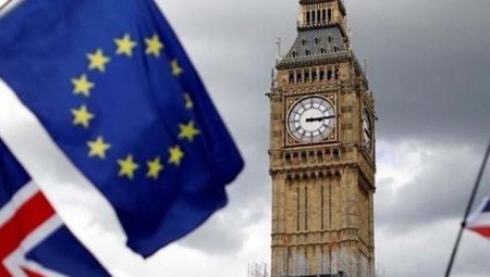الاتحاد الأوروبي يؤجل اتخاذ قرار بشأن موعد خروج بريطانيا