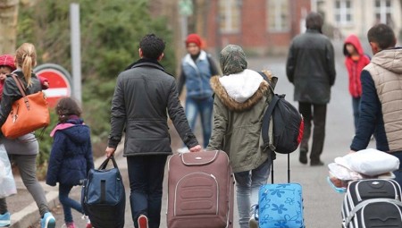 بريطانيا تعتزم فرض قيود جديدة على المهاجرين