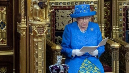 هذا ماقالته الملكة اليزابيث أمام البرلمان..