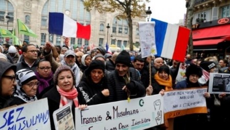 25 ألف شخص في مسيرة مناهضة للإسلاموفوبيا في باريس